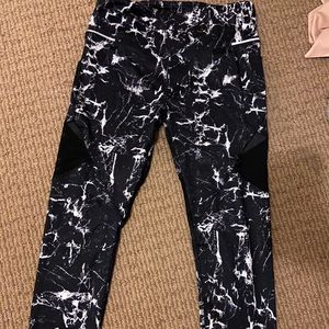 Marble pattern leggings
